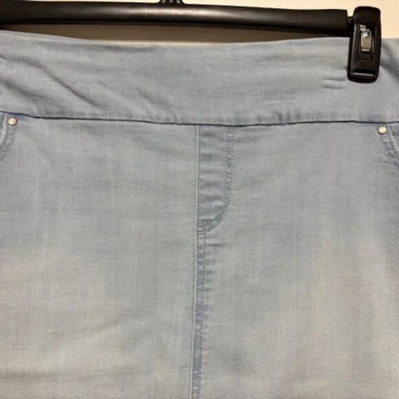 S.C.&CO WOMEN LIGHT BLUE JEAN SKORT. SZ. XL - Picture 2 of 3